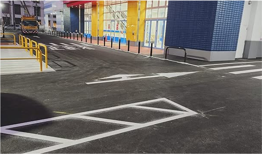 ライン工事（区画線施工工事）